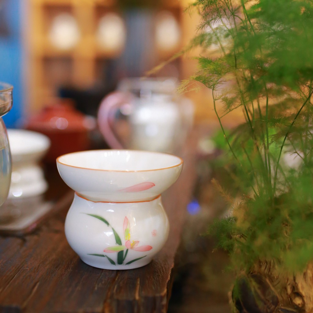 Lọc trà sứ đế bầu, lọc bã trà, phễu lọc trà, trà cụ, dụng cụ lọc trà, phụ kiện bàn trà, phụ kiện trà đạo.
