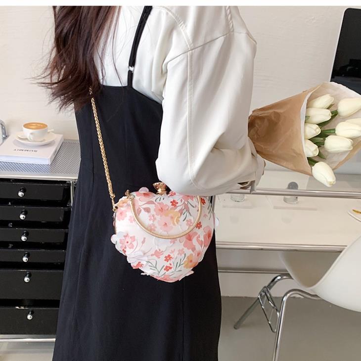 Túi xách nữ túi đeo chéo đẹp kẹp nách đeo vai Hàn Quốc sang đi tiệc đi chơi cao cấp giá rẻ thêu hoa TX0007 Hana Bags