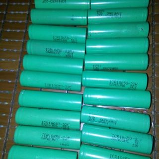 cell pin samsung 18650 hàng chọn nhé khách . Dùng chế sạc dự phòng đèn pin đèn led
