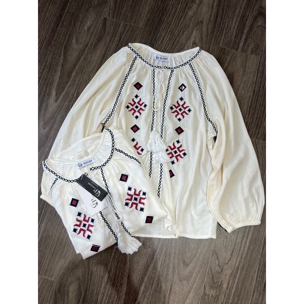 Áo thô thêu 330k -> 230k