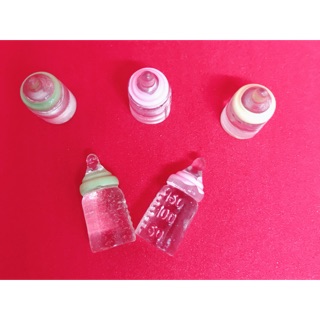 Charm bình sữa em bé