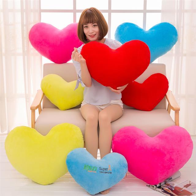 Gối Nhồi Bông Hình Trái Tim Đáng Yêu