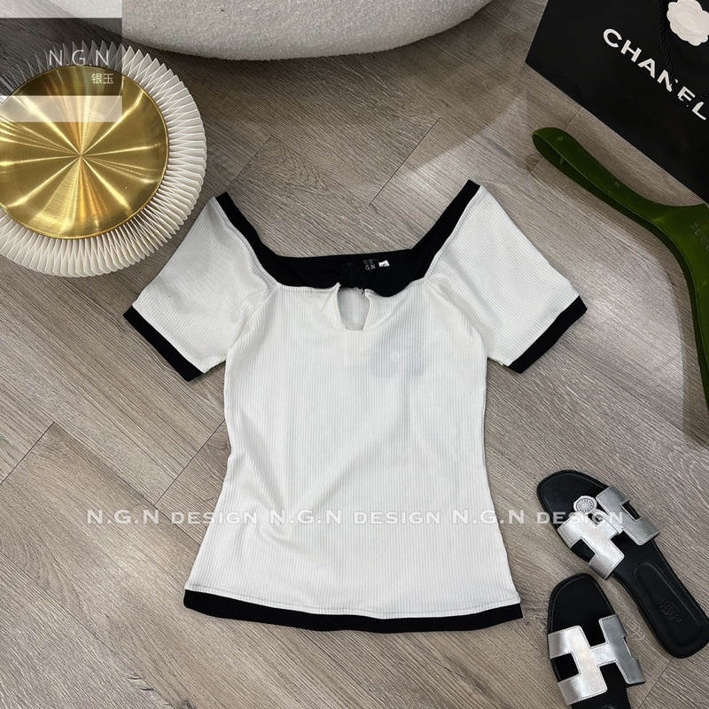 Áo thun cổ nơ dáng ôm đơn giản