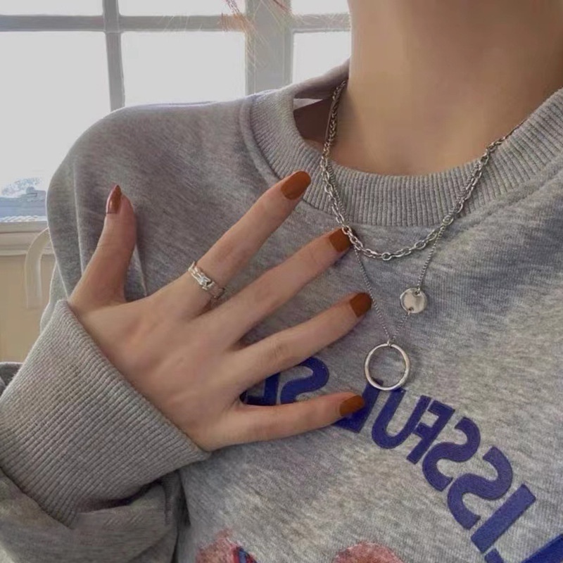 Vòng cổ hai lớp mặt hình tròn bằng kim loại phối tua rua phong cách Hip Hop thời trang cho nữ