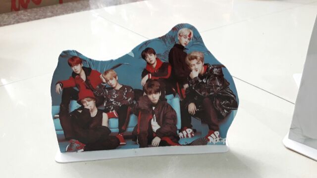 Standee bts 45k nhận làm theo yêu cầu