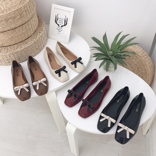 - Giày nhựa thơm đi mưa