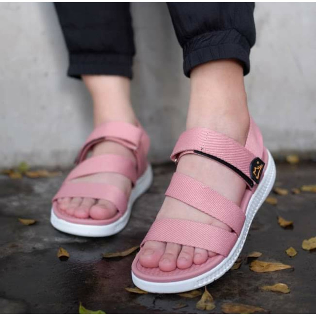 Giày sandal nữ FACOTA hồng đế trắng quai dù, đi học [Freeship]