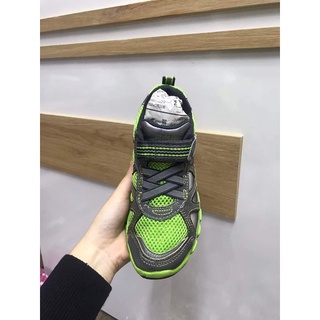 giày thể thao bé trai sz 32