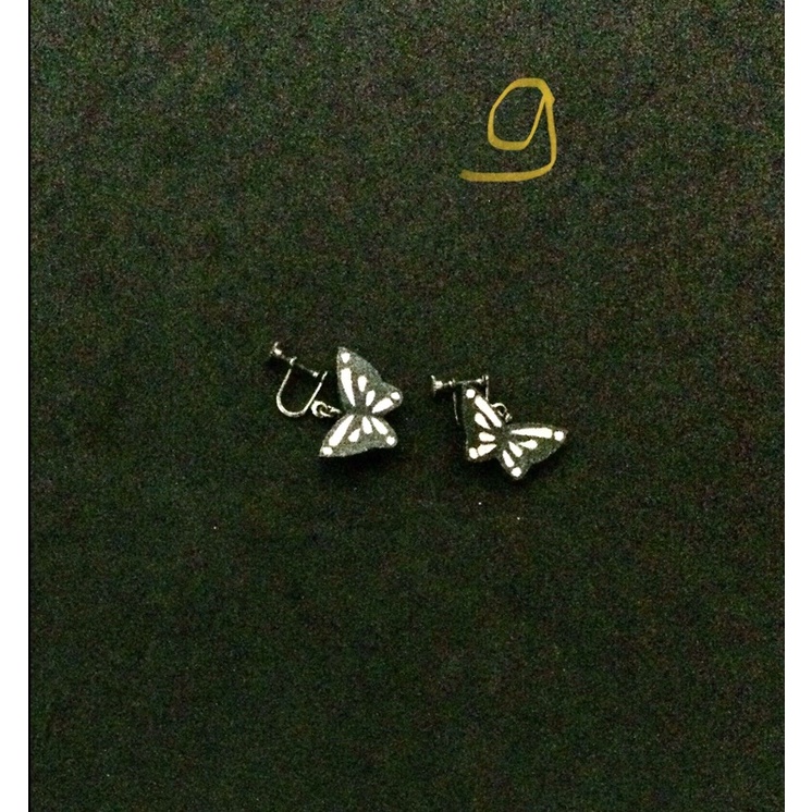 Khuyên tai gỗ đeo sát tai