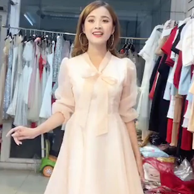 Váy công chúa dự tiệc