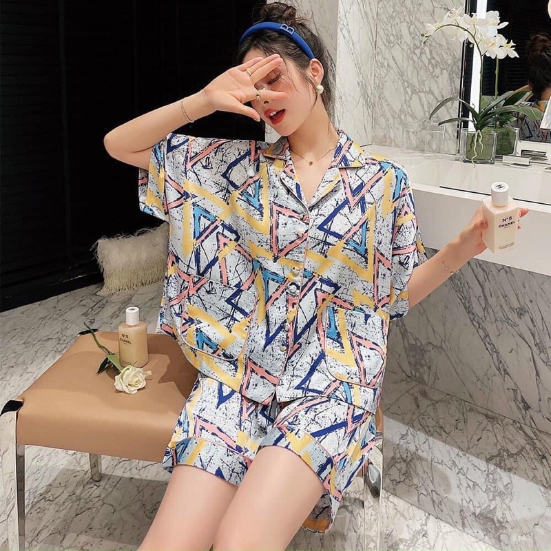 Bộ ngủ lụa mặc nhà tay lỡ cánh dơi nhiều màu quần đùi lụa satin cao cấp quảng châu EE02.