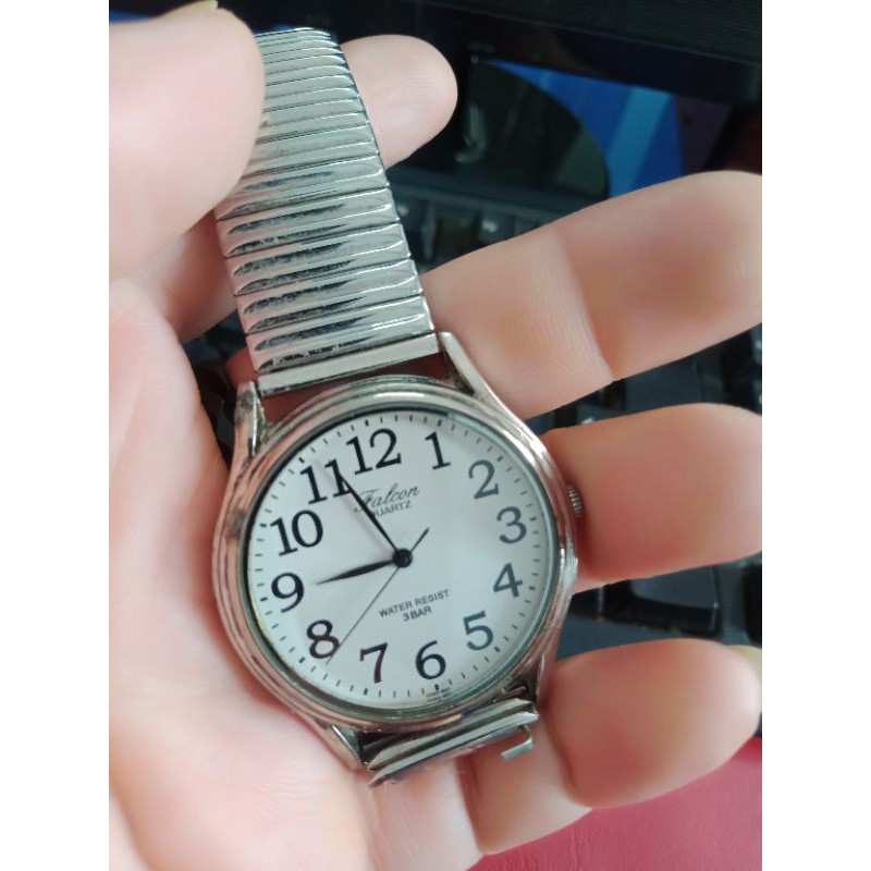 sale đồng hồ đeo tay hiệu QUARIS hàng xịn chống nước hàng thời trang nữ