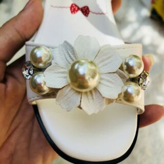 Sandal trẻ em