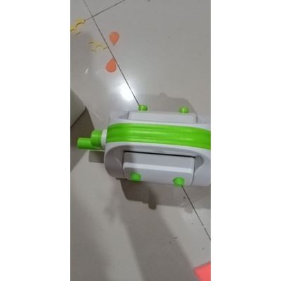 Máy cắt hoa lá trang trí mầm non