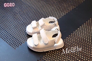 Giày sandal có đèn Led 