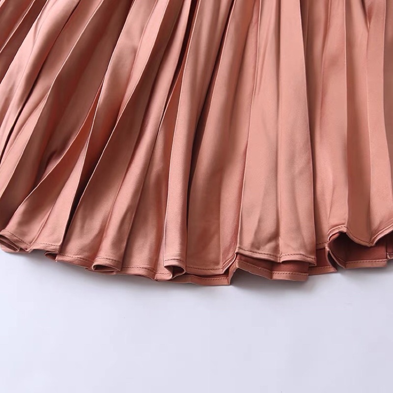 Chân váy xếp ly cam Mango