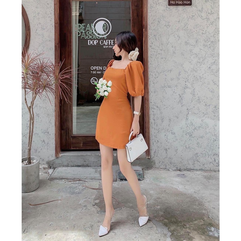 Đầm mini đan lưng tay phồng