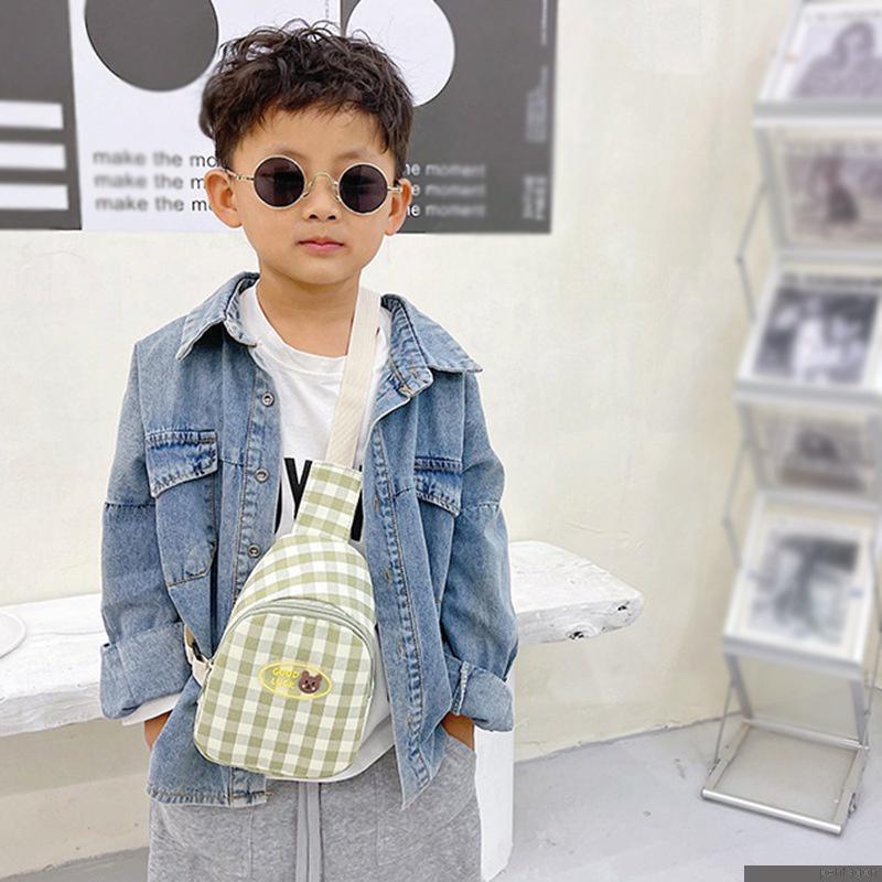 Túi xách đeo chéo ngực in kẻ sọc caro chỉnh được cho trẻ em