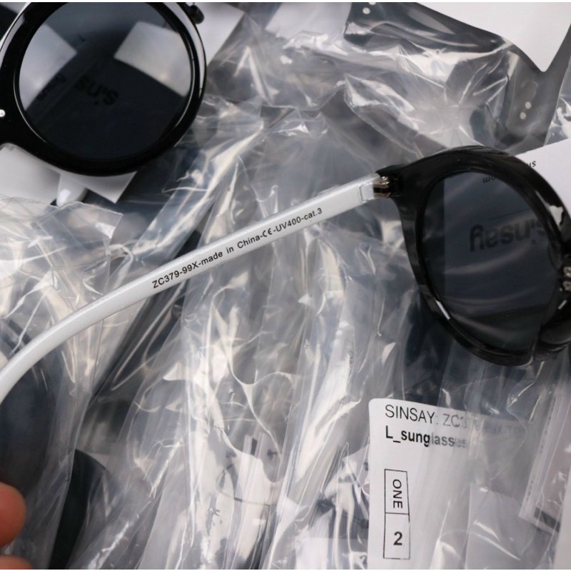 Kính SINSAY tròn đen xuất khẩu
