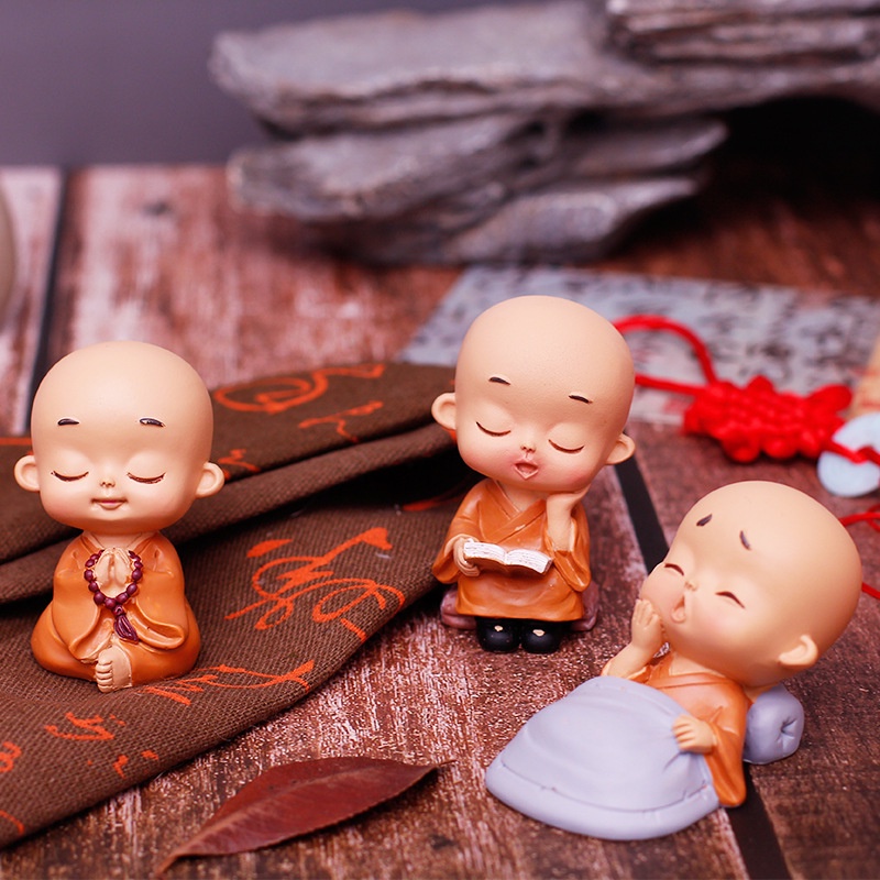 Mô hình tượng chú tiểu: tụng kinh, đọc sách, gõ chuông, gánh củi biểu cảm dễ thương trang trí bàn làm việc quà tặng