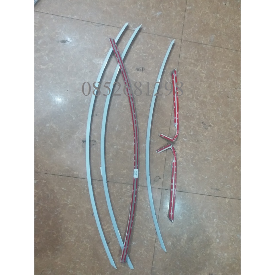 Bộ ốp nẹp viền cong kính Inox xe Hyundai i10 đời mới 2021