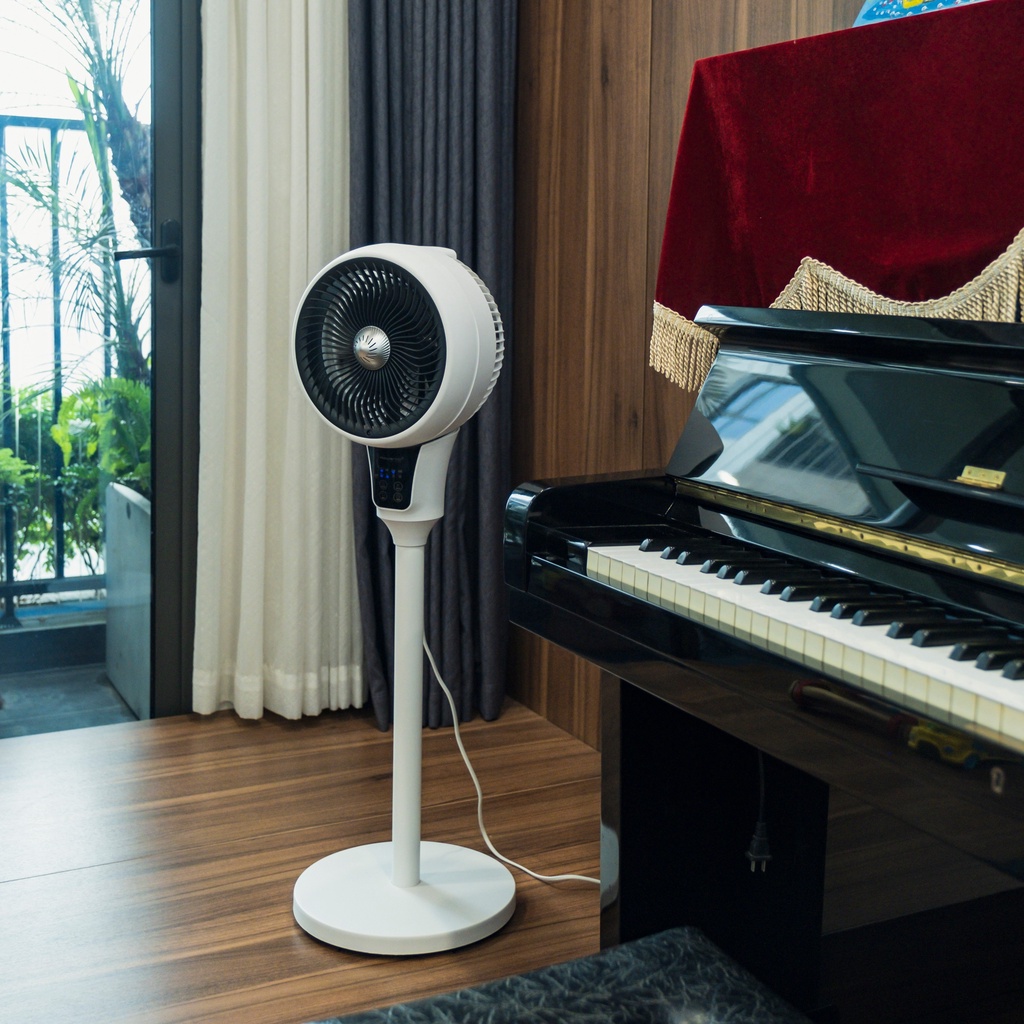 Độc quyềnQuạt cây để sàn 3 cánh quạt gió đối lưu công suất 40W sử dụng motor lõi đồng, có điều khiển từ xa cảm ứng.