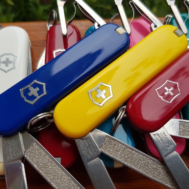 Dụng cụ đa năng Victorinox Classic SD phiên bản sắc màu