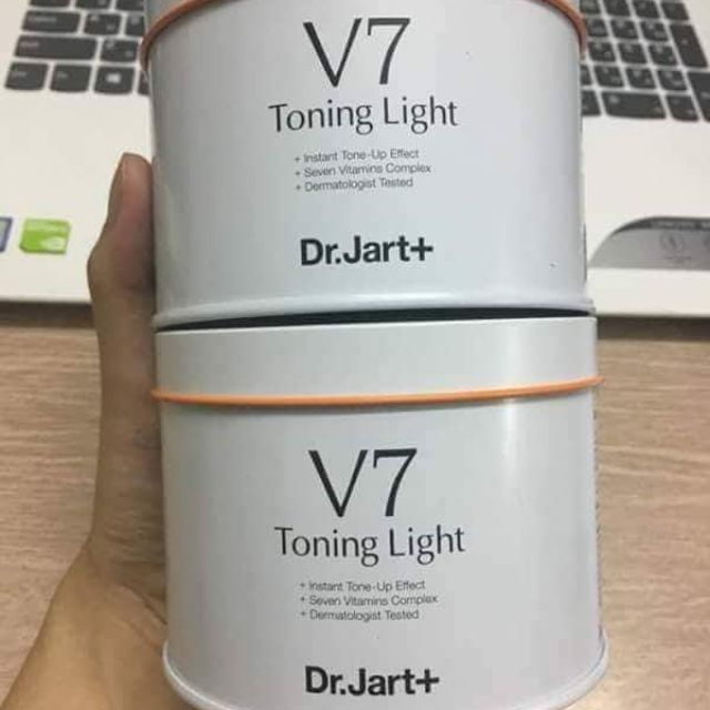 Kem dưởng da v7 hu lớn