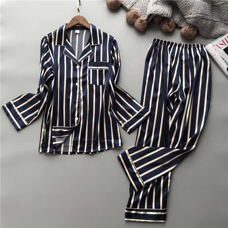 Bộ Pijama Kẻ Sọc Thời Trang Cho Nữ