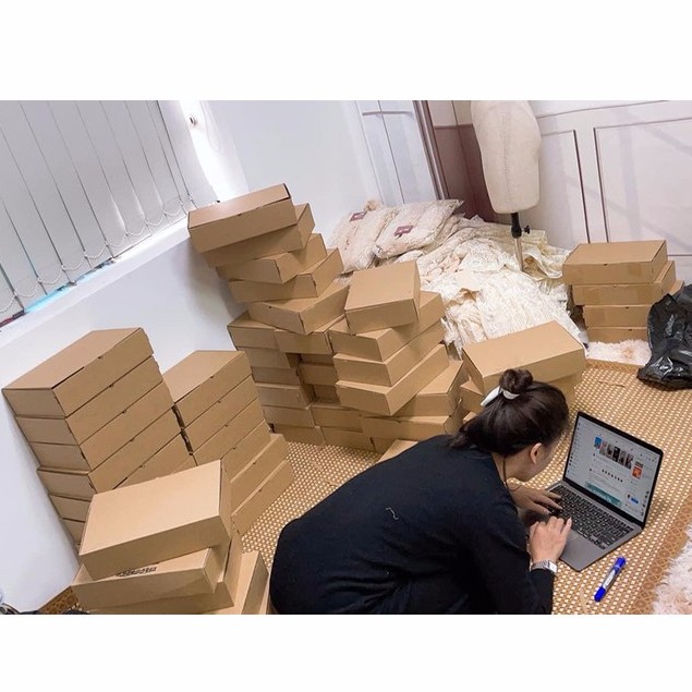 Hộp 30x20x7,5 cm - 100 hộp carton giá rẻ có nắp gài tiện lợi