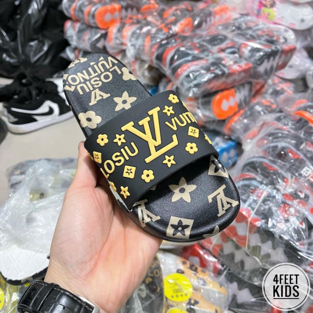 ⚡️% ẢNH THẬT⚡️ Dép lê trẻ con Lousin với hoa văn LV bạn dạng 3 màu 2022 vô cùng ăn chơi sành điệu cho bé trai từ 5-12