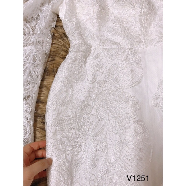 Váy ren trắng body lệch vai thiết kế DVC