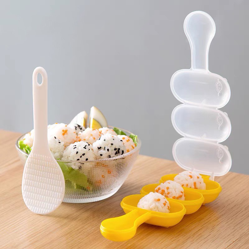 Khuôn cơm lắc tạo hình tròn kèm thìa siêu xinh ko kèm muôi