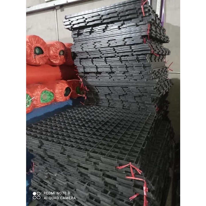 VỈ nhựa lót sàn 95cm *95cm