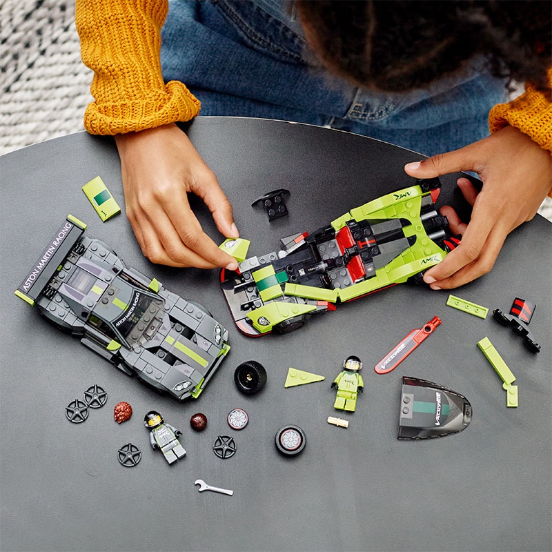 Đồ Chơi LEGO Siêu Xe Aston Martin Valkyrie Amr Pro And Aston Martin Vanta 76910 (592 chi tiết)
