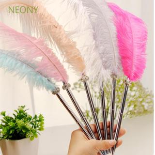 Bút lông vũ nhiều màu sắc sang trọng thời trang