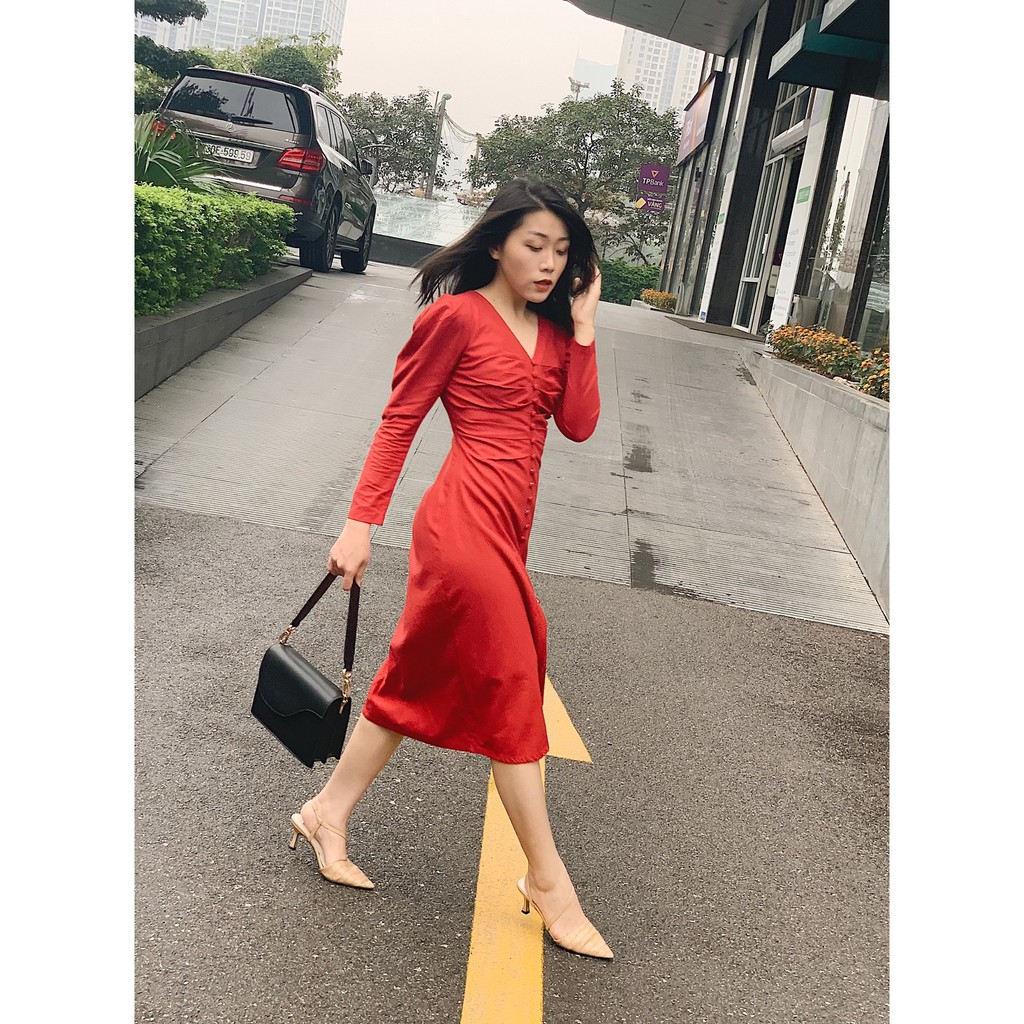 Váy nữ đỏ dáng xòe dài tay nhún ngực siêu xinh mặc đi tiệc và đám cưới | BigBuy360 - bigbuy360.vn