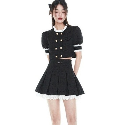 Set áo croptop tay ngắn viền bèo tiểu thư và chân váy xòe phối ren