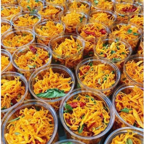 Khô gà lá chanh 100% thịt gà loại 1 hộp 300gram  [Đảm bảo VSATTP] Hàng ngon nhà làm | BigBuy360 - bigbuy360.vn