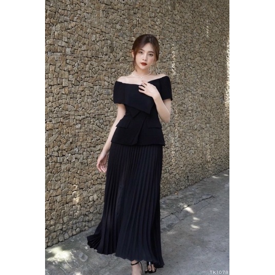 Áo trễ vai chiết eo sang trọng 🖤🖤