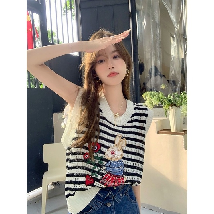 Áo Sát Nách Cổ Tròn Dáng Rộng Hoạ Tiết Kẻ Sọc Thêu Thiết Kế Mới