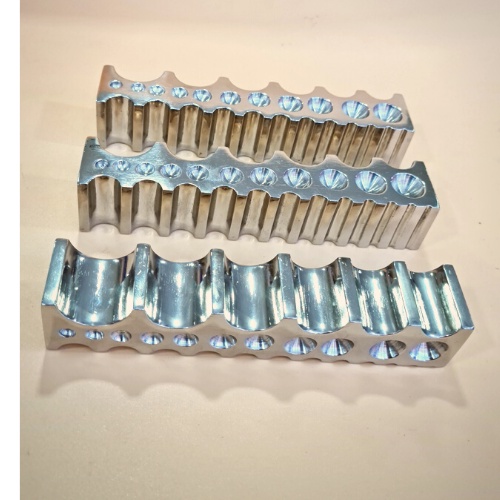 Bàn đáp inox dày, chụp inox dài