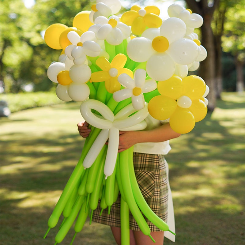 Bó Hoa Cúc Nhỏ Gắn Bong Bóng Trang Trí Tiệc Sinh Nhật / Ngoài Trời Cho Bé