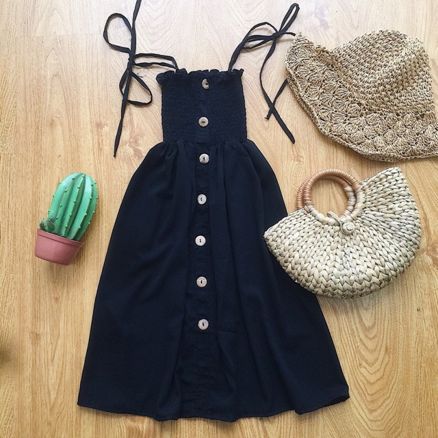 Đầm Xinh Hai Dây màu đen có bo chun co giãn quanh ngực