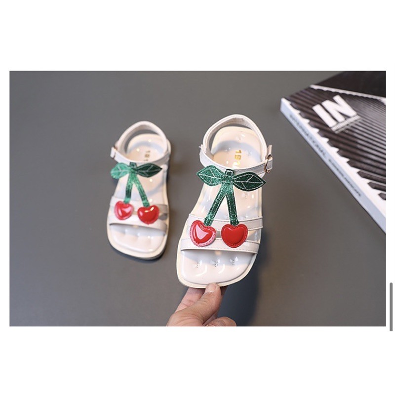 Sandal trái chery