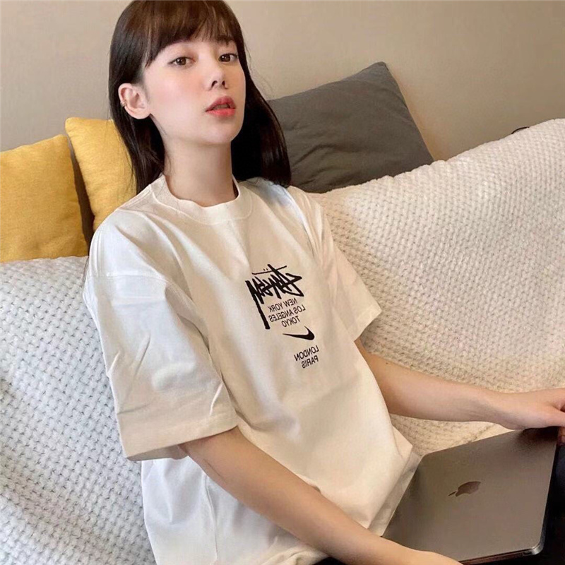 Áo thun ngắn tay in chữ STUSSY