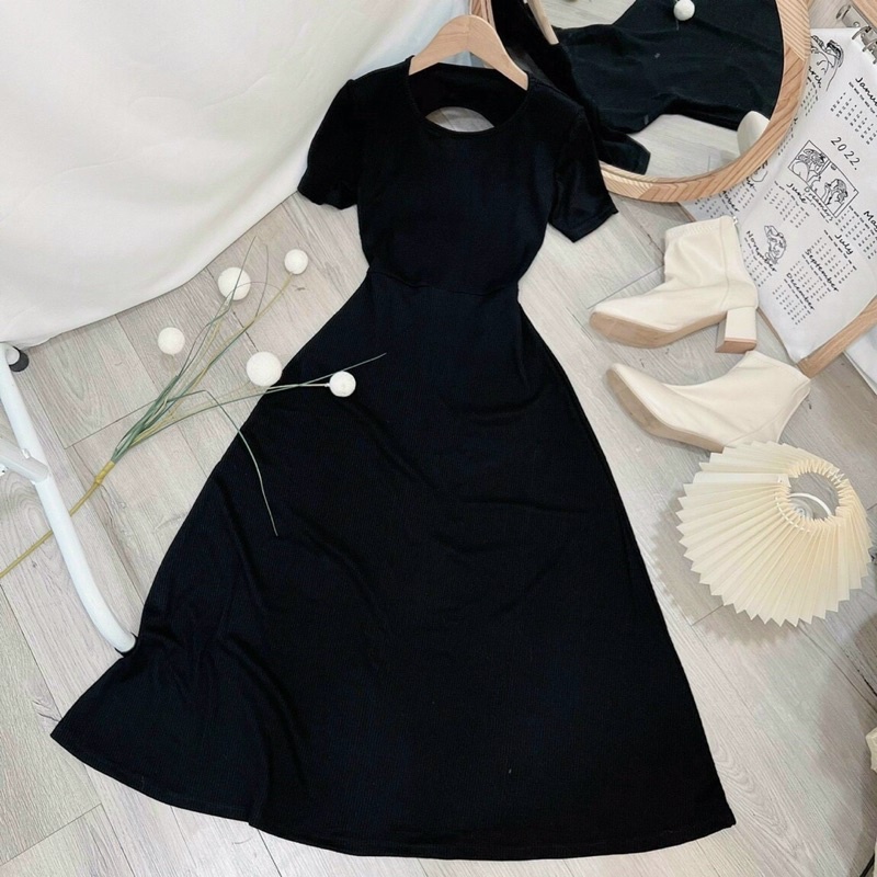 Đầm body khoét lưng