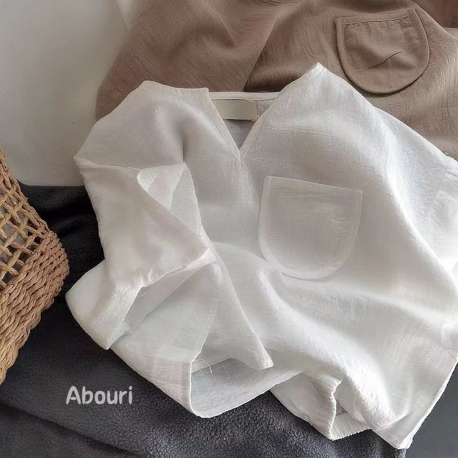 [Babycat] Hàng Có Sẵn Áo Cotton Lanh Mỏng Mềm Mại Thoáng Khí Có Túi Cổ Chữ V Phong Cách Hàn Quốc Nhật Bản Phương Tây Cho Bé Trai Và Bé Gái