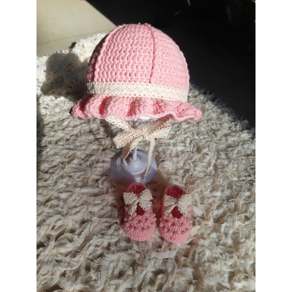Set giày hồng và mũ len hồng thủ công cho bé gái từ sơ sinh