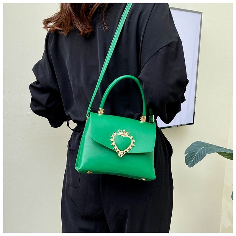 Túi Đeo Chéo Trang Trí Hình Trái Tim Phong Cách Cổ Điển Mẫu Mới 2022 NB00352